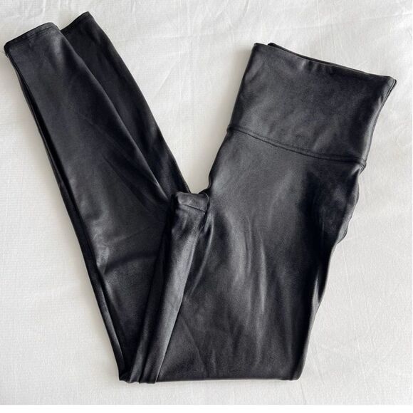 SPANX Faux Leather High Waisted Leggings in Black Size Large Petite Style 2437 - Picture 7 of 15